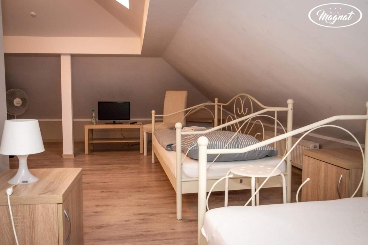 Hotel Magnat Słupca Buitenkant foto