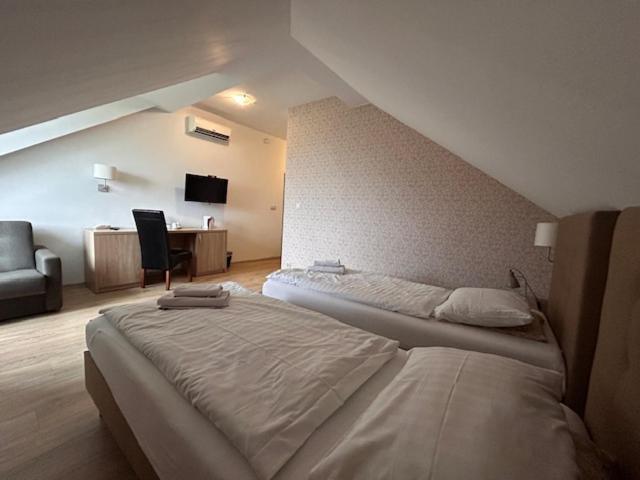 Hotel Magnat Słupca Buitenkant foto